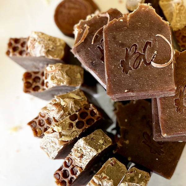 MANUKA HONEY & ALMONDS SOAP